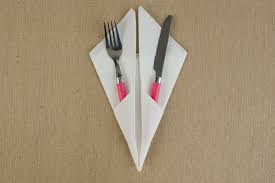 Simple rouleau de serviette en. Pliage De Serviette Le Porte Couverts M6 Deco Fr