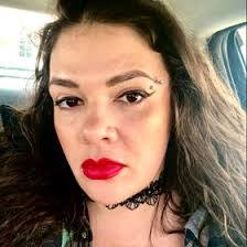 Erin Heyer's Instagram, Twitter & Facebook