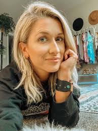 Kimberley Kern's Instagram, Twitter & Facebook