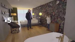 Concernant les décès dans la maison de repos belge liés à ce variant, marc van ranst a expliqué à la rtbf qu'«il faut tenir compte du contexte particulier de ce cluster». Maison France5