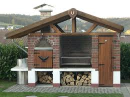 Mauern sie die im kaminbausatz mitgelieferte verkleidung um den eigentlichen kamin und setzen sie die kaminhaube auf. Gartengrill Selber Bauen Anleitung In 6 Einfachen Schritten Outdoor Kitchen Design Simple Outdoor Kitchen Smoke House Plans