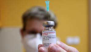 * لقاح موديرنا مشابه جداً للقاح فايزر وبيونتيك، ولذلك لا ينبغي على أفراد الجمهور القلق بشأن أي اللقاحين سيتم إعطاؤه لهم، بحسب تصريح صحفي للدكتور عبداللطيف الخال، رئيس المجموعة الاستراتيجية. Mpcpddxgtks9im
