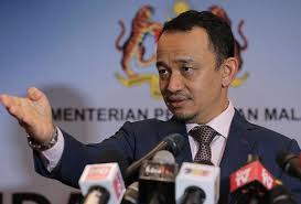 Hari pendidik kemas yang disambut setiap tahun ini merupakan penghargaan dan penghormatan kepada warga pendidik yang telah banyak mengorbankan masa dan tenaga untuk memastikan masyarakat luar bandar mendapat manfaat dari segala dasar, polisi dan inisiatif dari kerajaan. Teks Penuh Ucapan Menteri Pendidikan Maszlee Malik Sebelum Letak Jawatan Astro Awani