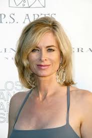 Elisabeth Shue på Chasing Mavericks Los Angeles Premiere, Pacific Theaters,  Los Angeles, CA 10-18-12 — Stock redaktionelt foto © s_bukley #14025953