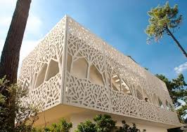 Le Cabinet Rocheteau Saillard Architectes A Construit Pour Son Compte L Extension D Une Villa A La Bau Amazing Architecture Facade Design Facade Architecture