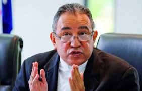 La vida no se acaba en estos cuatro días', Mons. Ulloa