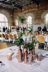 Caro Chris Rustikale Hochzeit Im Lokschuppen Heidenheim Wedding Decorations Weddingd Rustikale Hochzeit Tischdekoration Hochzeit Blumen Hochzeit Rustikal