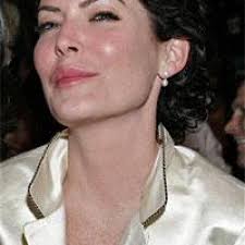 Lara Flynn Boyle gets hitched in Texas