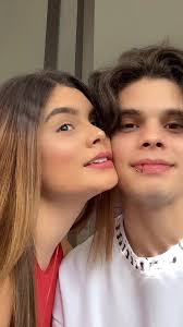 Jashlem y Mae: la relación entre hermanos y novios