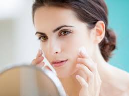 Bôi Kem Chống Nắng Bị Vón Cục