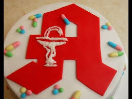 Diy Anleitung Tutorial Fondant Torte Apotheke Dekorieren Selber Machen Youtube Torten Rezepte Torten Fondant Torten