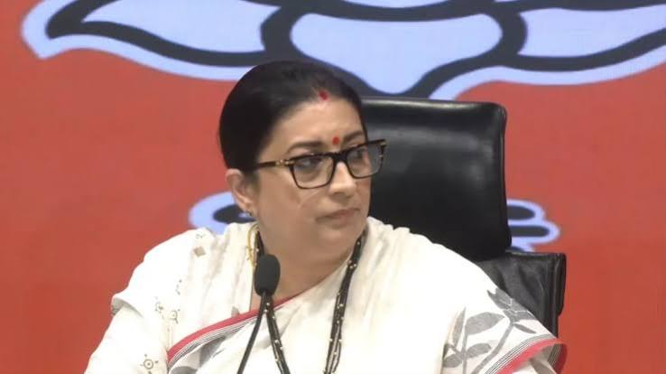 उपचुनाव में BJP की जीत पर स्मृति ईरानी ने की प्रेस कॉन्फ्रेंस, बोलीं- ' भीड़तंत्र को लोकतंत्र ने दिया जवाब' - India TV Hindi
