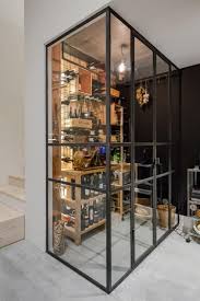 Fenetre Sur Mesure Pour Un Interieur Lumineux Dans Une Maison Design Au Portugal Cave A Vin En Verre Cave A Vin Et Cave A Vin Moderne