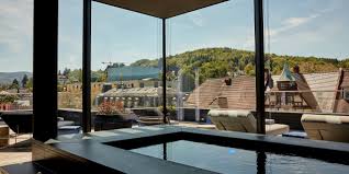 In 16th century england the old roman ideas of medicinal bathing were revived at towns like bath. Spa Health Einzigartiges Spa Hideaway Mit Schwarzwald Aussicht