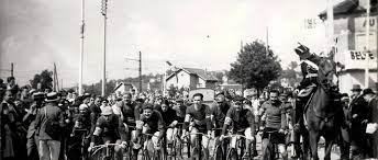 Premier tour de france cycliste. 1er Juillet 1903 Le Jour Ou S Elance La Premiere Etape Du Tour De France Le Point