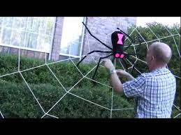 Diy giant spider halloween prop tutorial a rough guide.at least this is how i done it if you have any questions just ask or go to. Halloween Spider Webs How To Setup Your Giant Halloween Spider Web Www Spiderwebman Net Youtube
