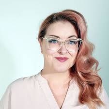 Laura Pearman's Instagram, Twitter & Facebook