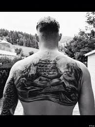 Na een tip besloot de vries onder valse voorwendselen lid te worden van de groep om eens te bekijken wat er. Fussballer Und Ihre Tattoos Seele Auf Der Haut Tragen Sport Dw 18 12 2017