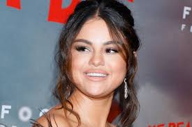 Selena gomez just brought back this '90s haircut. Selena Gomez Bob Haircut Is The Shortest We Ve Seen On Her Stylecaster