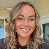 Tara Pipes's Instagram, Twitter & Facebook