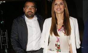 Στην προσωπική σου ζωή έχεις τα πάντα; Elenh Tsolakh Paylos Petroylakhs H Istoria Agaphs Toys Life Is