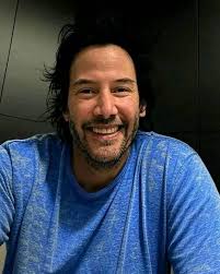 To that beautiful lady who loves me so much How do I look❤️🥀💕