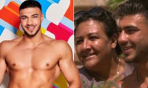 Tommy is a professional boxer and. Tommy Fury Mum Who Is Love Island S Tommy S Mum Chantal Tv Radio Showbiz Tv Express Co Uk