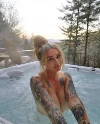 Laura Lux 🦖🪐 on X: say hi if you like looking at mountains 😎 its free  today 🤭👇🏻 t.cox2GxsBxOXn t.coAXx3P4F24g  X