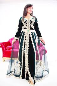 Bonjour ,vous trouverez sur cette page de jolies robes traditionnelles marocaine , sur commande styles. Caftan Marocain Moderne Home Facebook
