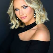 Abby Bowen's Instagram, Twitter & Facebook