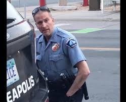 A novel, tv drama, or, esp., film focusing on a realistic depiction of the work of the police in investigating a crime o. Le Policier Qui S Etait Agenouille Sur Le Cou De George Floyd A Ete Inculpe D Homicide Involontaire