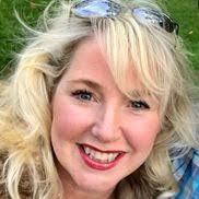 Dagmar Dunn's Instagram, Twitter & Facebook