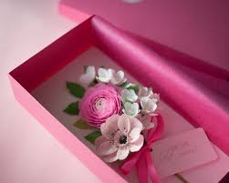 Hoje você encontrará aqui várias formas de criar suas flores e dicas para que elas fiquem lindas. Flores De Papel Ramo De Primavera En La Caja Para Mama Regalo Etsy