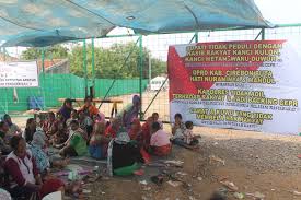 Kedaton cirebon lantas berkembang pesat menjadi kasultanan cirebon. Warga Kanci Masih Tuntut Pembayaran Tanah Pltu Radarcirebon Com