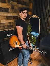 Meet Jean Nunez – CanvasRebel Magazine