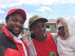 Explore tweets of mbuyiseni ndlozi @mbuyisenindlozi on twitter. Mbuyiseni Ndlozi On Twitter Humbling Sight Of Dedication To The Cause A Young Mother Ntombifuthi Brings Her Daughter Jabulile To Eff Door To Door Everyday Respect Https T Co N8aon6aut3