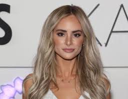 Bachelor' beauty Amanda Stanton drove 12 hours for hairstyle