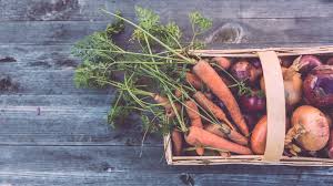 A Paris Une Entreprise Vous Livre Des Fruits Et Legumes Pas Beaux Mais Bios Pour Eviter Le Gaspillage Alimentaire Paris Secret