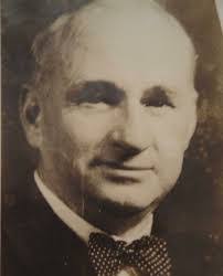 Janet Hardie's Instagram, Twitter & Facebook