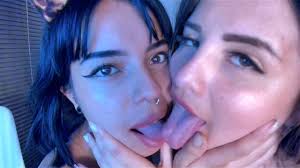 Assista hot babes - Tongue, Kissing, Lesbian Porn - SpankBang