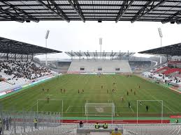Zuvor trug es den namen stadion an der hafenstraße. Wasserschaden In Essen Rwe Gegen Viktoria Abgesagt Regionalliga Kicker