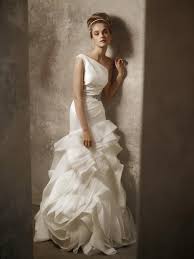 Vera wang mermaid wedding dress. Vera Wang Mermaid Dress E7ff8e