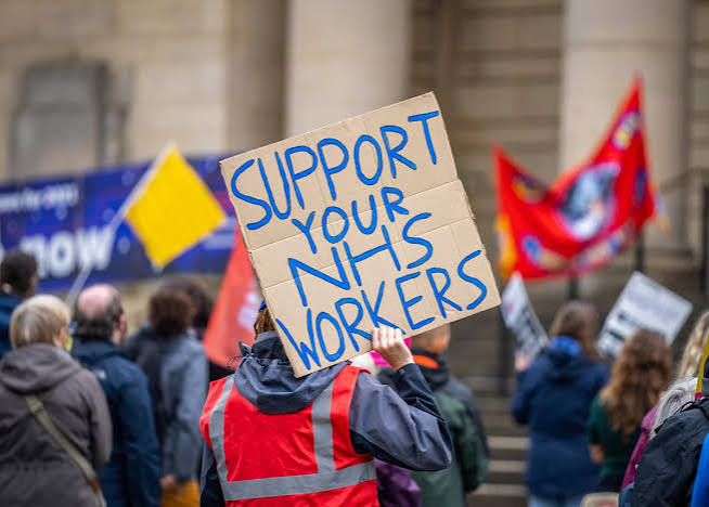 Le Royaume-Uni face à l'effondrement de son système de santé