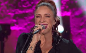 Zong paymax now offer the secure & instant facility of money transfer to any bank account. Gluren Bij Bv S Natalia Geniet Topless Van De Zon Het Nieuwsblad Mobile