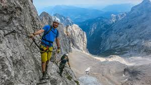 «#hollental #höllental #höllentalklamm #prainerwandplatte #klettersteig #klettern #klettersteige…» Zugspitze Hollental Klettersteig Mit Bergfuhrer