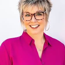 Lori Ebeling's Instagram, Twitter & Facebook