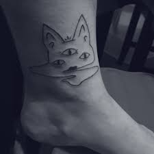 25 blue eye cat and bird tattoo by jackie rabbit. Three Eyed Wavy Cat On A Friend 7rl Sticknpokes