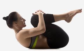 Wind removing pose, and the modification she demonstrates h. Yoga Tips Daily Wind Easing Posture Pavanamukthasana Yoga Poses To Get The Toned Belly You Ve Been Working For There Are Numerous Benefits To This Yoga Pose Besides Relieving Lower Back Pain