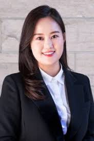 Harpist Cindy Lee discusses her path to an MS in Information Systems (MSIS)  and consulting career