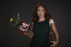 Nedan listas alla böcker av författaren martina haag. Martina Haag Forfattare Till Arets Bok 2016 Folkets Bokpris Bonniers Bokklubbar